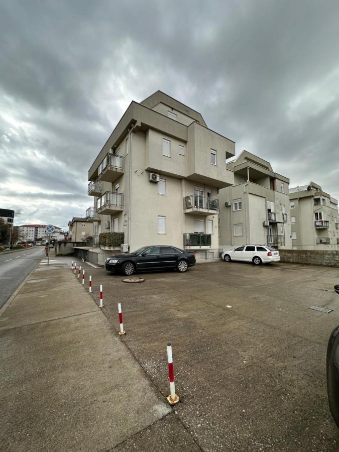 Selena Apartment Podgorica Bagian luar foto